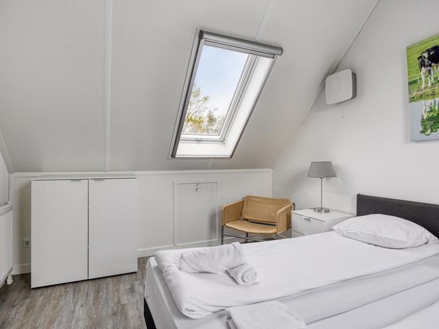 Oesterdam 77, Tholen