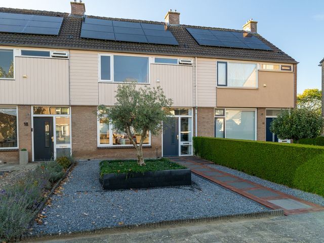 Dokter van Vuurestraat 16, Dussen