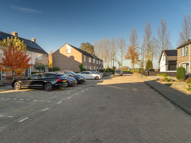 Dokter van Vuurestraat 16, Dussen