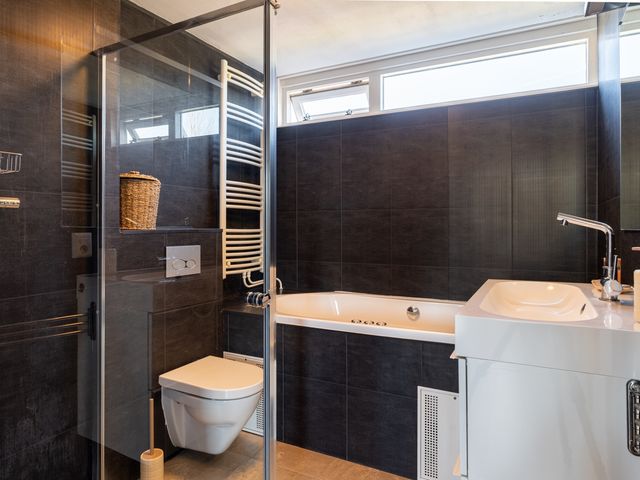 Dokter van Vuurestraat 16, Dussen