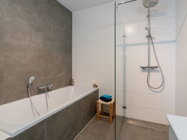 Gedempte Zalmhaven 214, Rotterdam