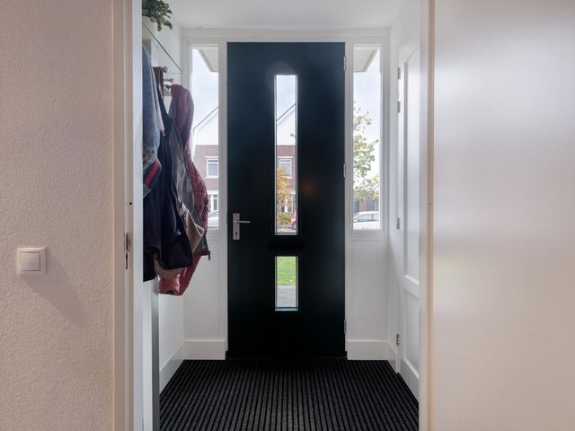 Veenendaalstraat 151, Tilburg