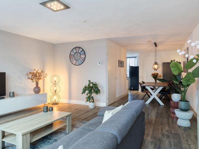 Veenendaalstraat 151, Tilburg