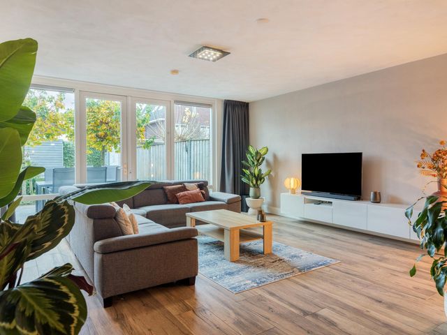 Veenendaalstraat 151, Tilburg