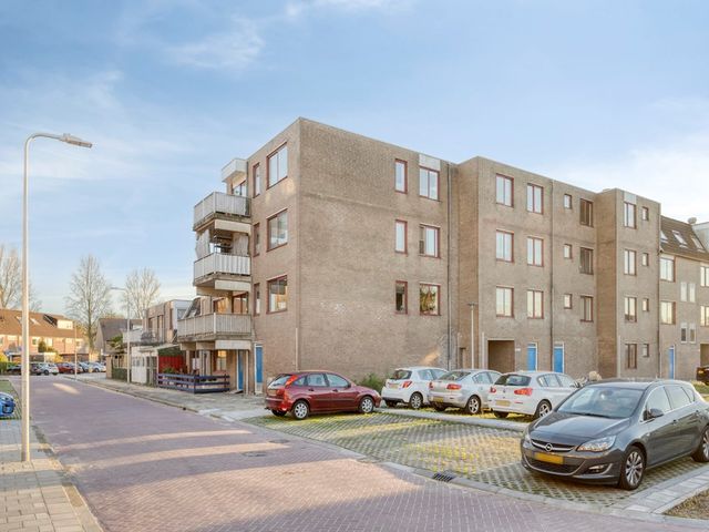 Ringspoor 142, Capelle aan den IJssel