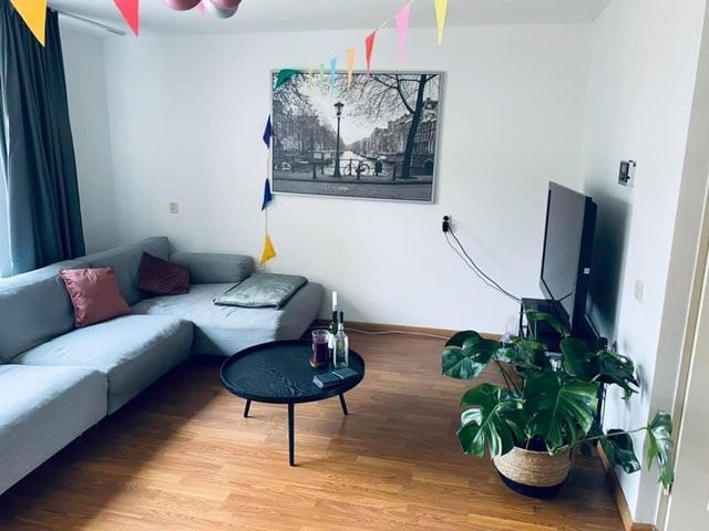 Lakenburg 42, Hoofddorp