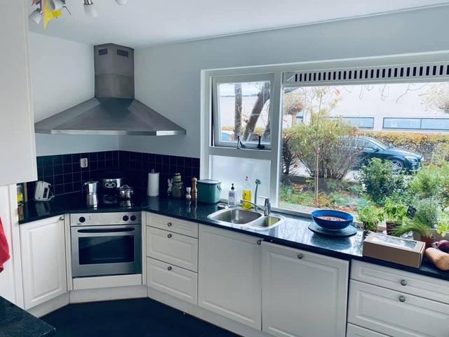 Lakenburg 42, Hoofddorp