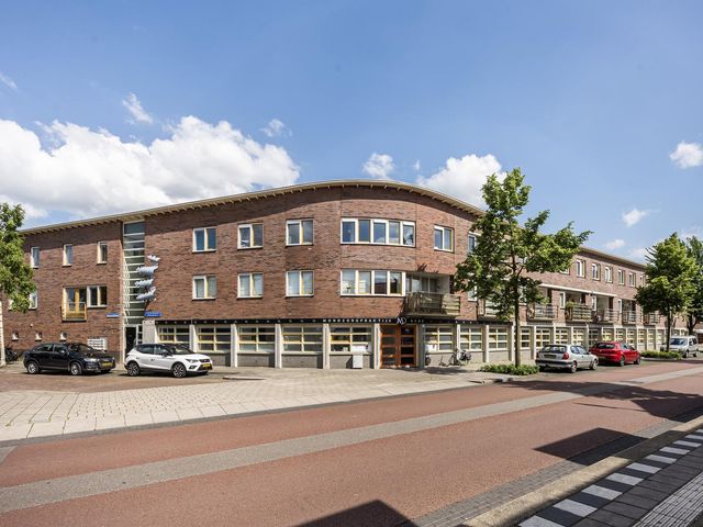 Van der Helststraat 6, Zwolle