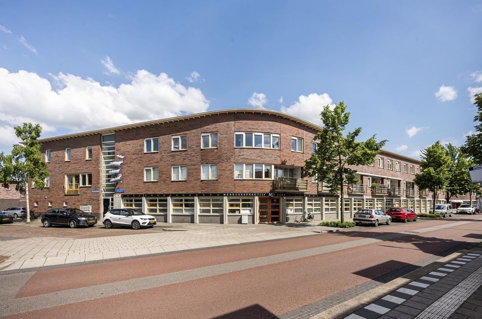 Van der Helststraat 6