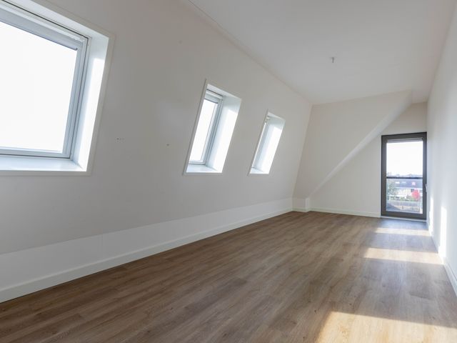 Leliestraat 13B, Roelofarendsveen