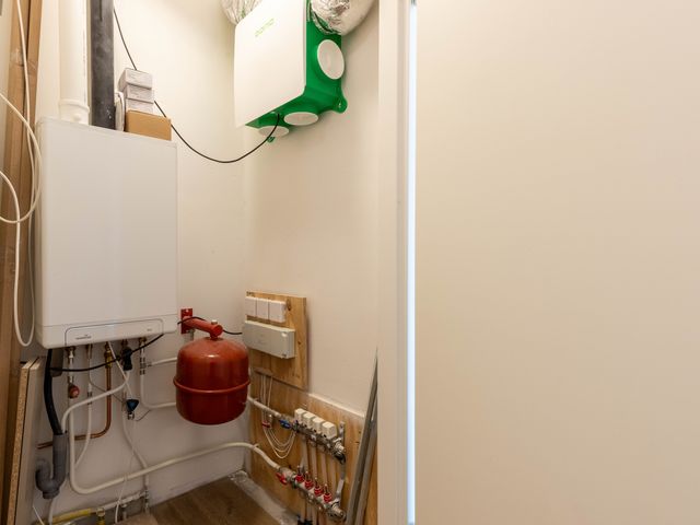 Leliestraat 13B, Roelofarendsveen