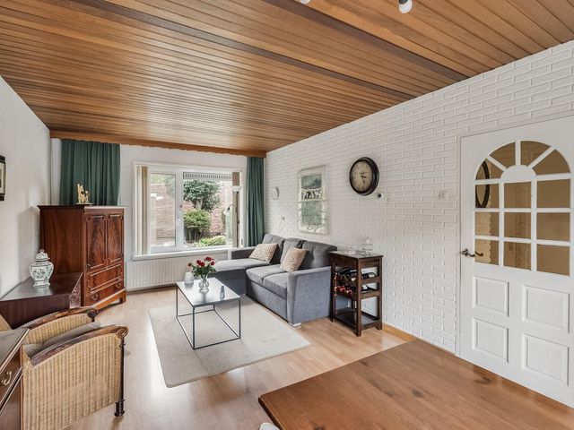 De Zeeg 38, Barendrecht