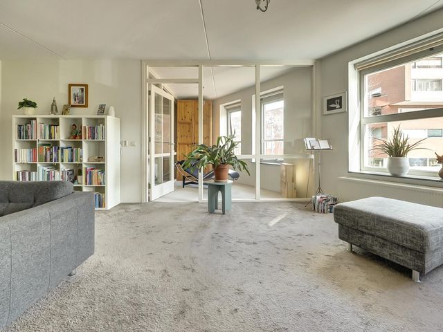 Middeldijkerplein 40, Barendrecht