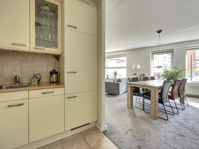 Middeldijkerplein 40, Barendrecht