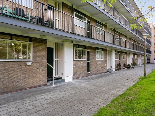 Pruimenlaan 10, Amstelveen