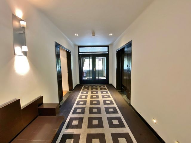 Jozef Israëlsplein 9, Den Haag