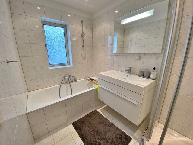 Jozef Israëlsplein 9, Den Haag