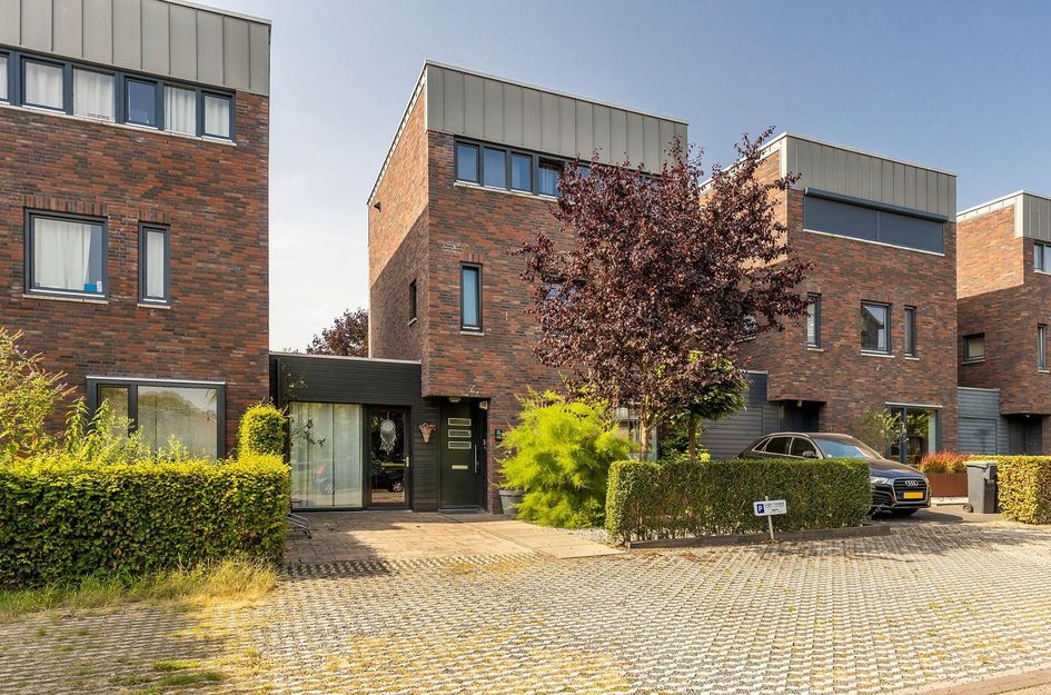 Pater Hubertuscour 13