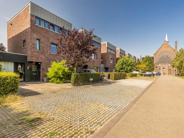 Pater Hubertuscour 13, Geleen