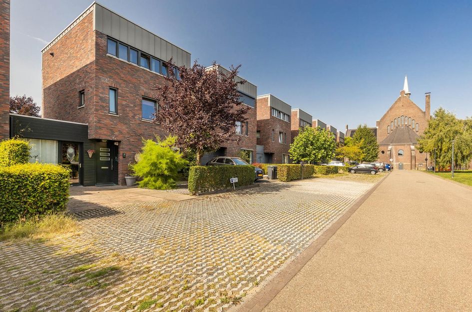 Pater Hubertuscour 13