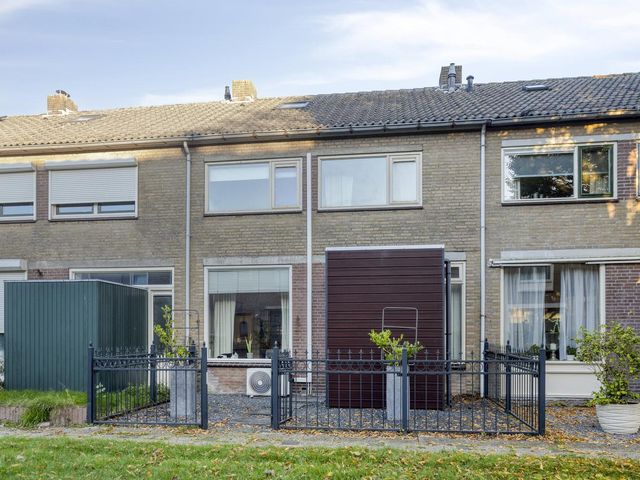 Papenakker 12, Alphen