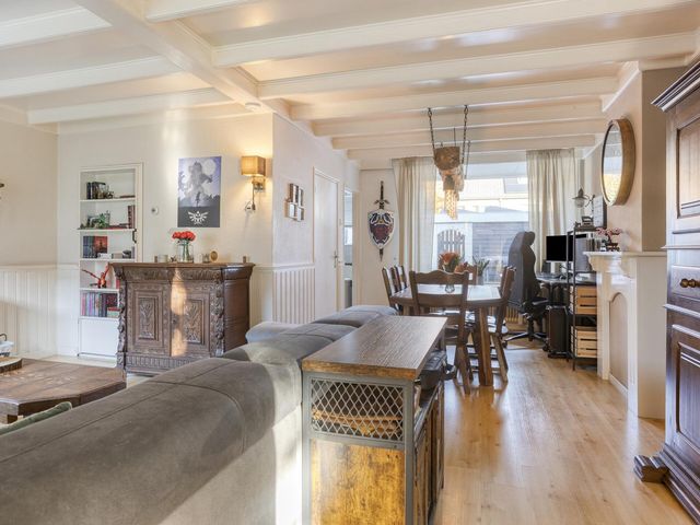 Papenakker 12, Alphen