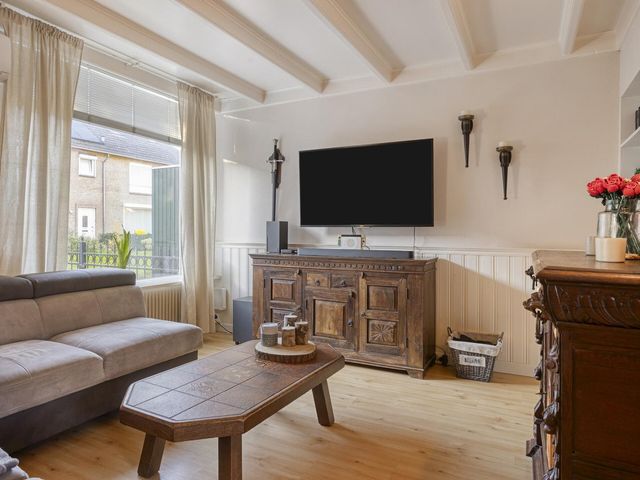 Papenakker 12, Alphen