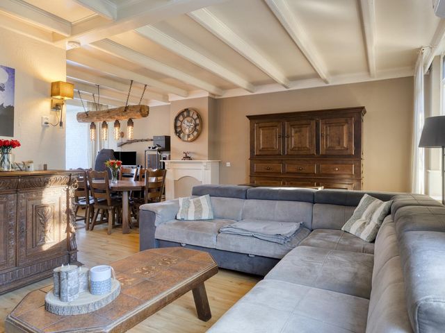 Papenakker 12, Alphen