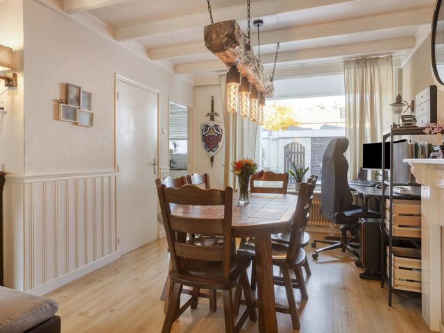 Papenakker 12, Alphen