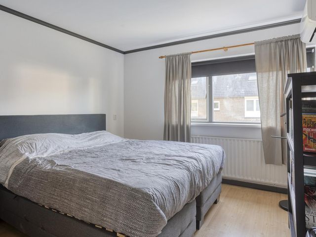 Papenakker 12, Alphen