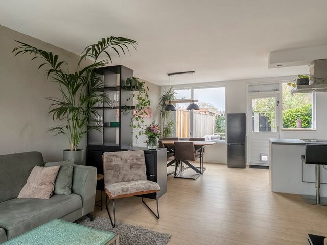 Almereweg 13, Zeewolde