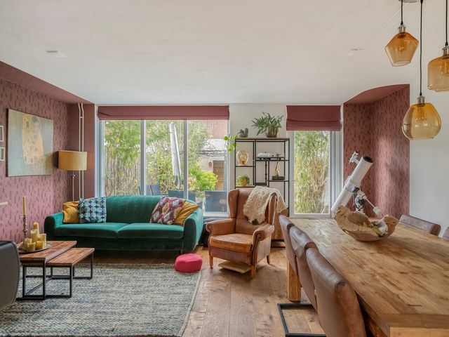 Pauwoog 76, Zeewolde