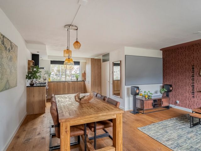 Pauwoog 76, Zeewolde