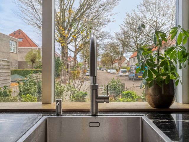 Pauwoog 76, Zeewolde