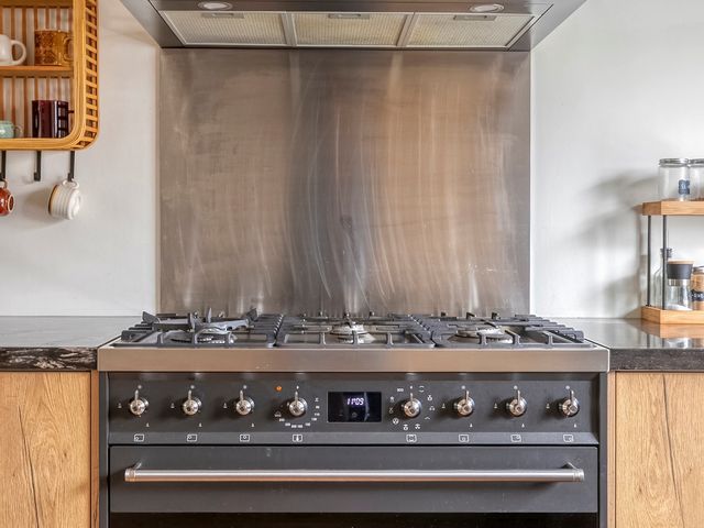 Pauwoog 76, Zeewolde