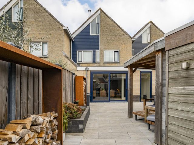 Schönbergweg 15, Almere