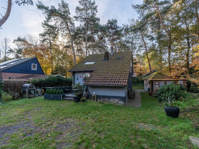 Helderse Duinen 35, Overloon