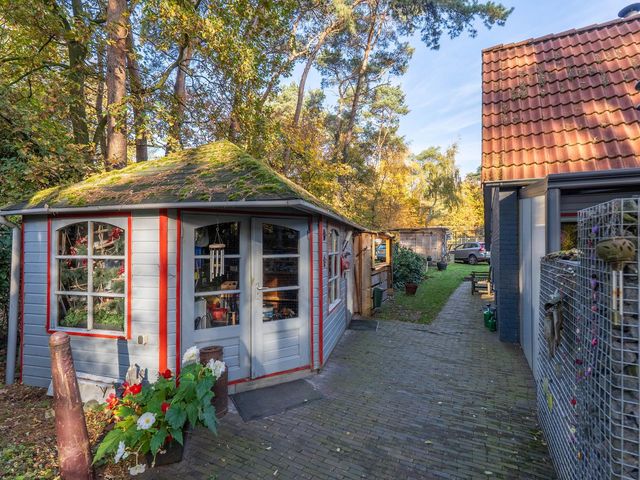 Helderse Duinen 35, Overloon