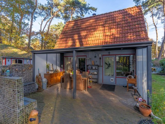 Helderse Duinen 35, Overloon