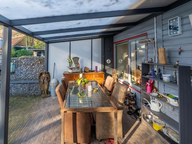 Helderse Duinen 35, Overloon