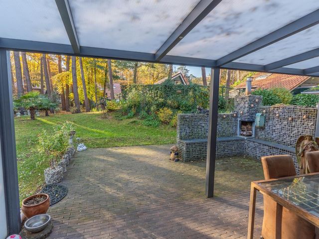 Helderse Duinen 35, Overloon