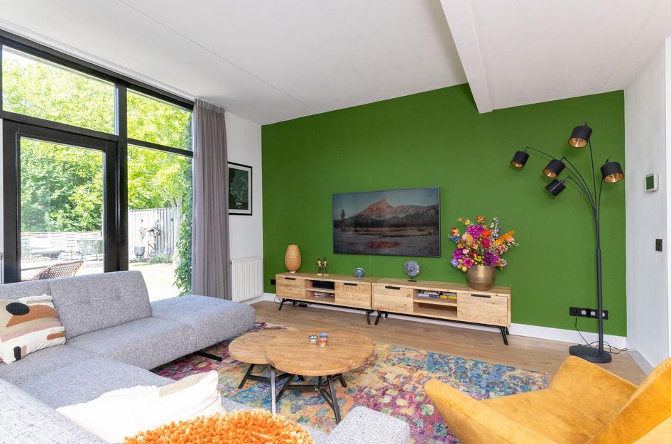 John Raedeckerhof 13