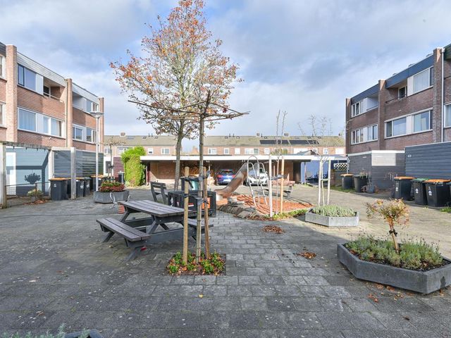 Tamboerlaan 101, Hoogeveen