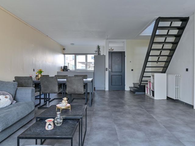 Tamboerlaan 101, Hoogeveen