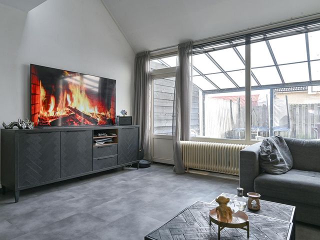 Tamboerlaan 101, Hoogeveen