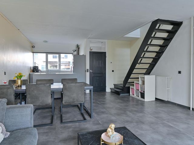 Tamboerlaan 101, Hoogeveen