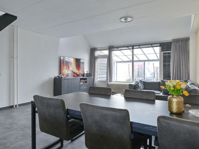 Tamboerlaan 101, Hoogeveen