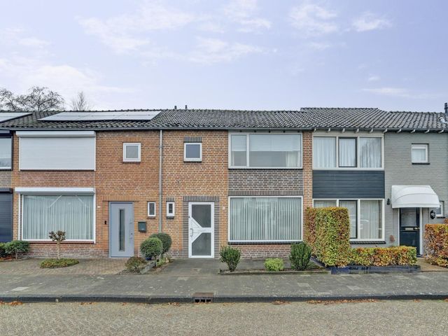 Ranonkelstraat 8, Waalwijk