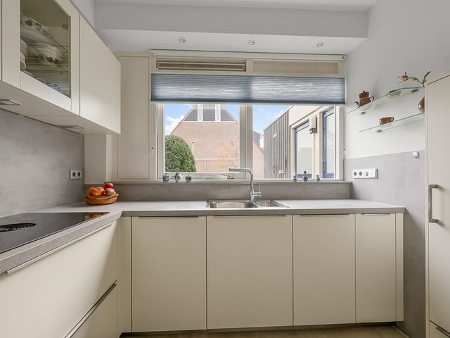 De Twaalfmaat 4, Uitgeest