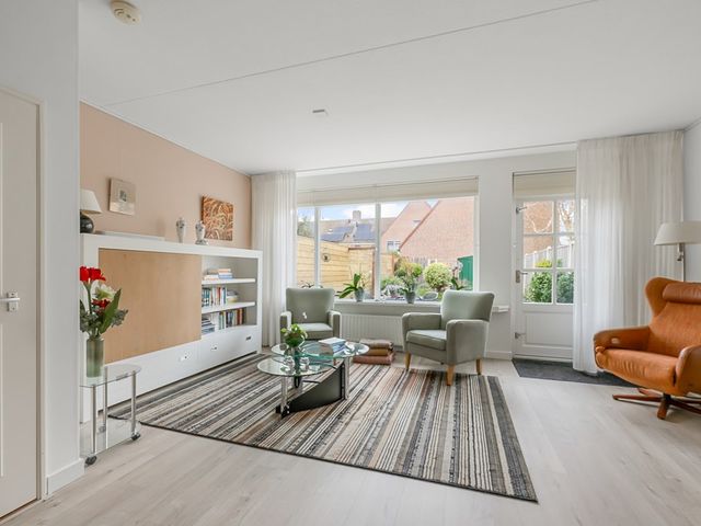 De Twaalfmaat 4, Uitgeest